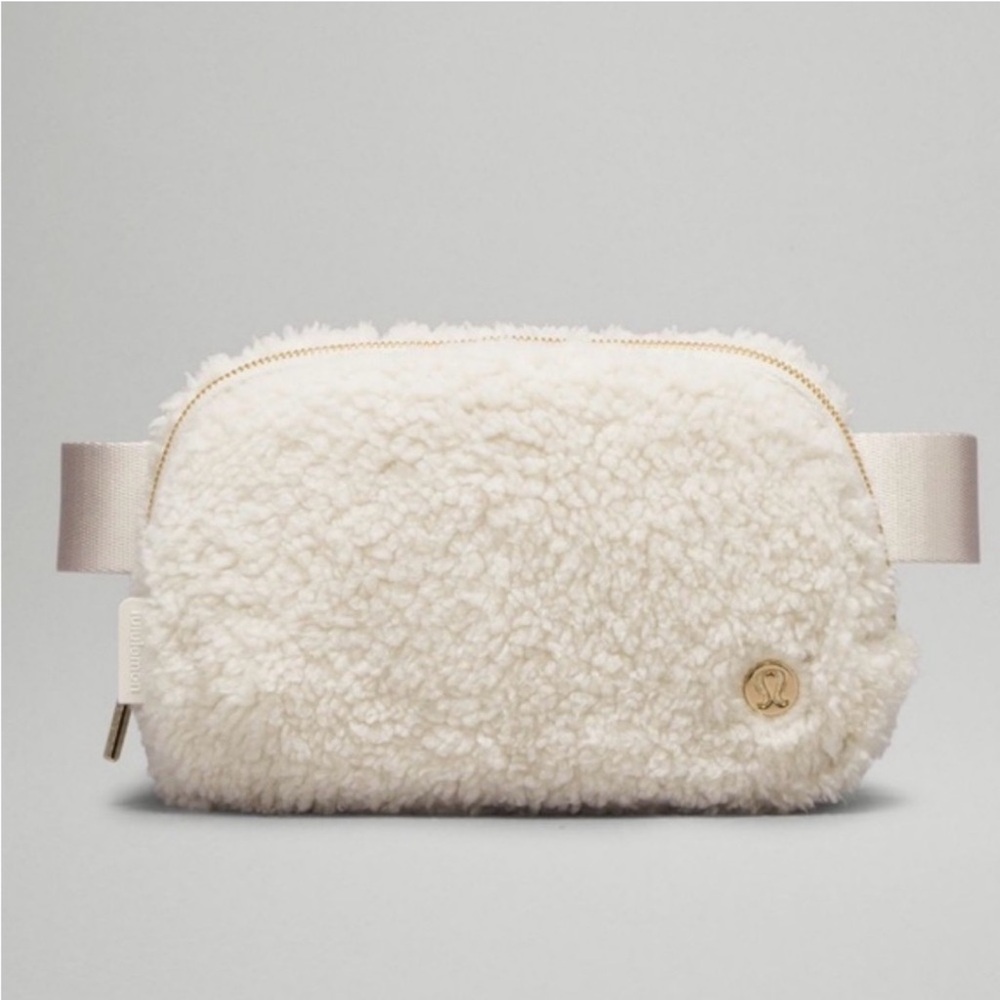 Lululemon Belt Bag Fleece - White Gold